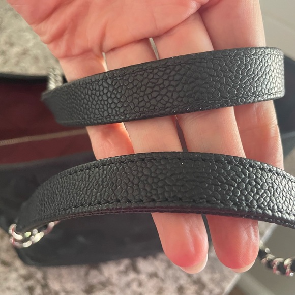 Channel caviar quilted tote, purse with matching pouchlette - Picture 4 of 16